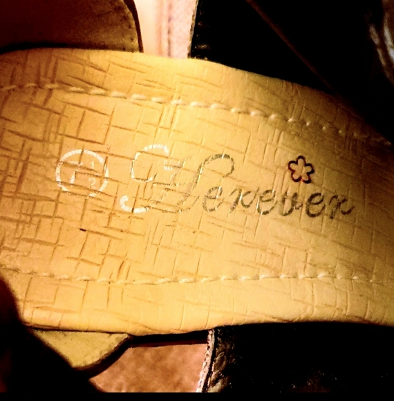 *****SOLD*****           Herever Wedges - Picture 9 of 15